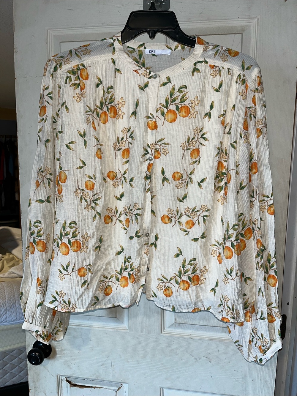 Women’s DR2 brand, size XL, button up blouse.